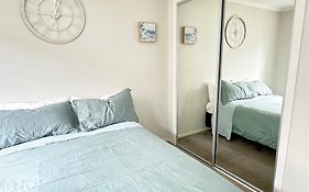 Bright&Cozy Room With Private Bathroom - On Street Parking Only